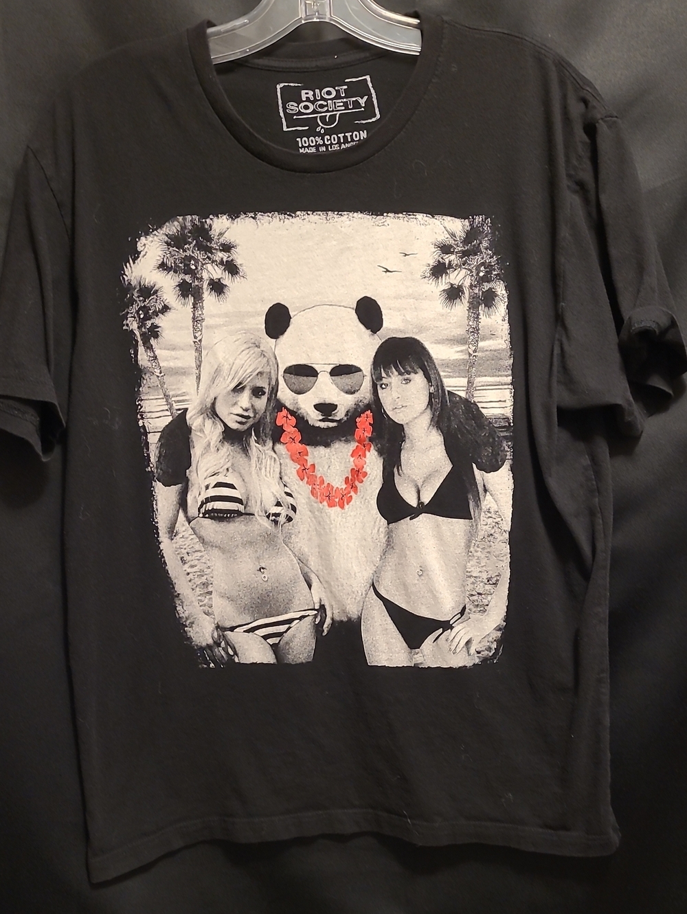 Riot Society Panda Beach Graphic Tee - Black with Red Accent SZ LG